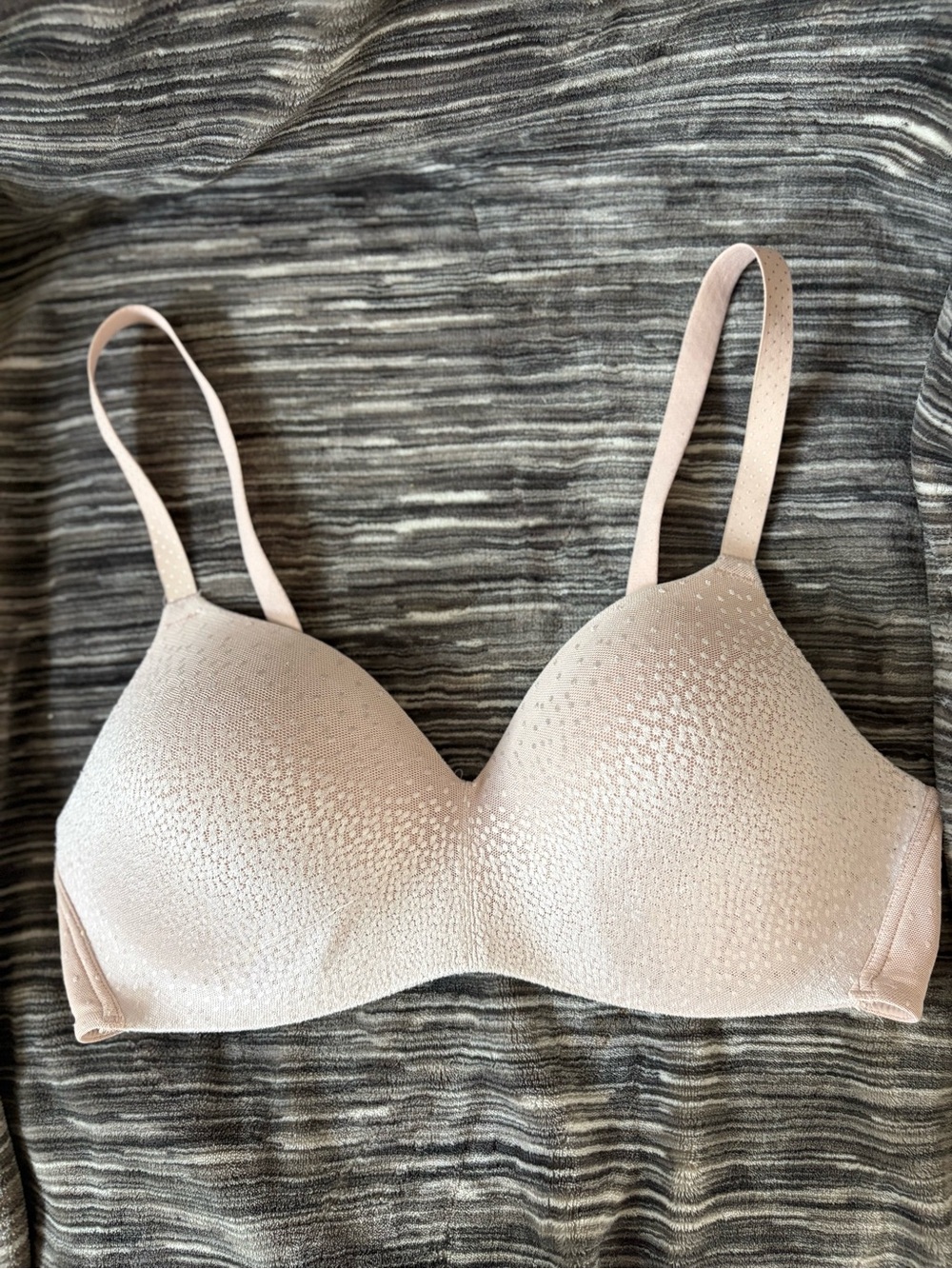 Wacoal Back Appeal 856303 Wire-Free Nude Bra 36D